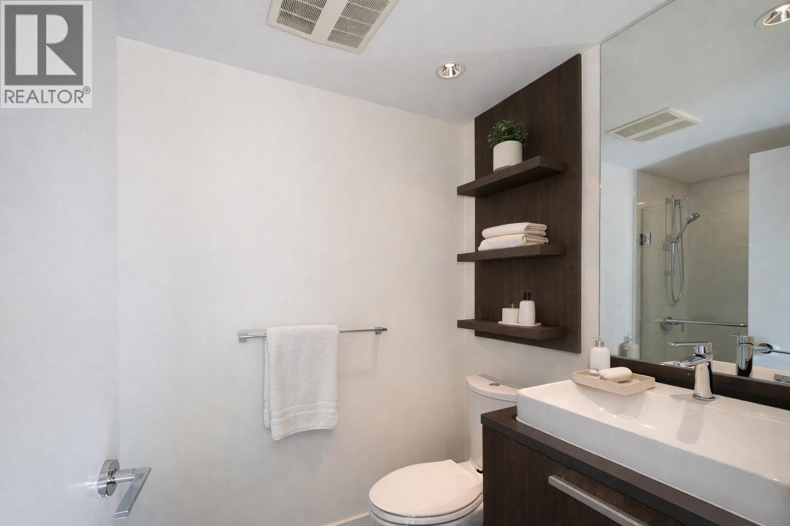 1205 3007 Glen Drive, Coquitlam, British Columbia  V3B 0L8 - Photo 15 - R3097596