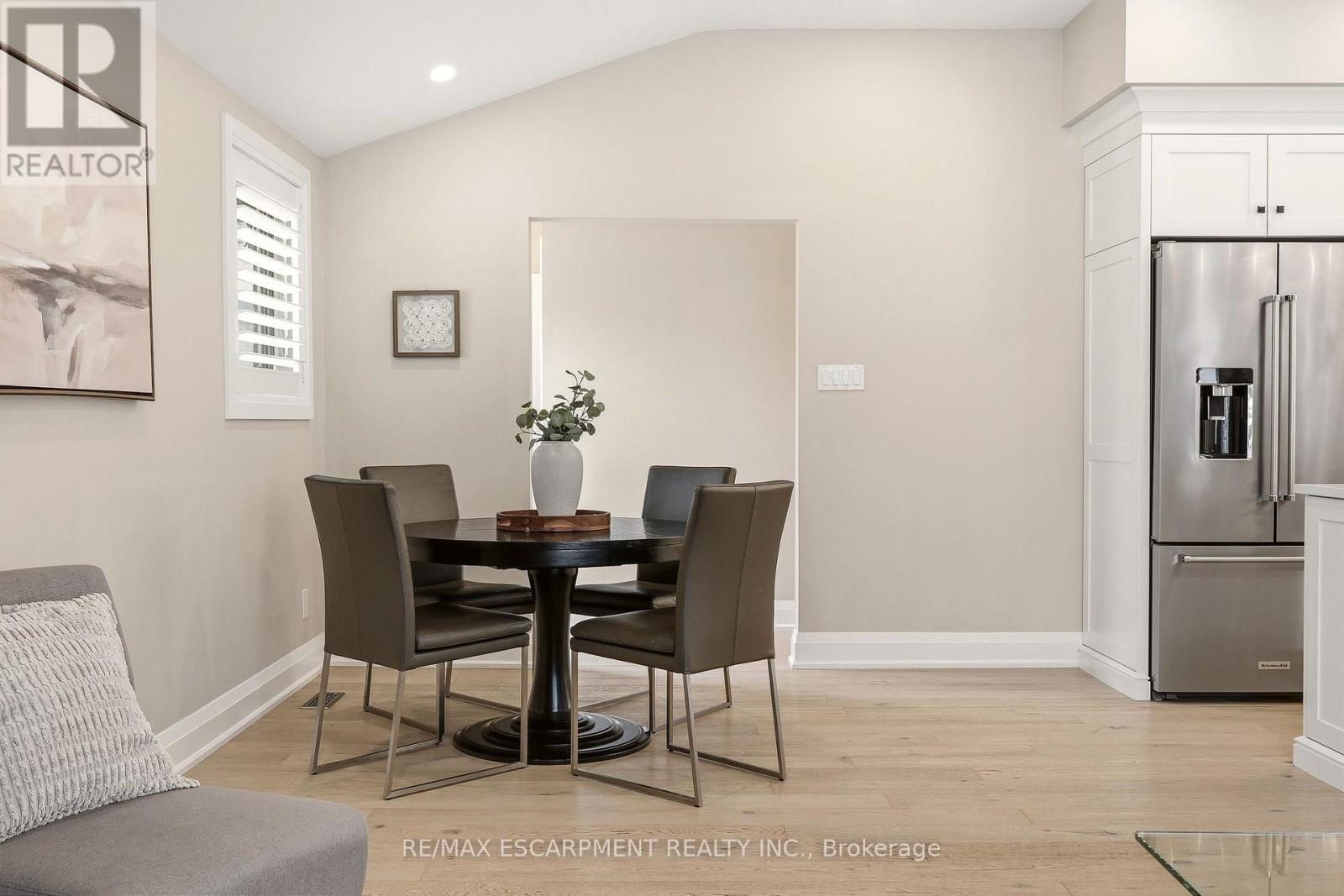 688 Mullin Way, Burlington, Ontario  L7L 4J7 - Photo 19 - W12899488