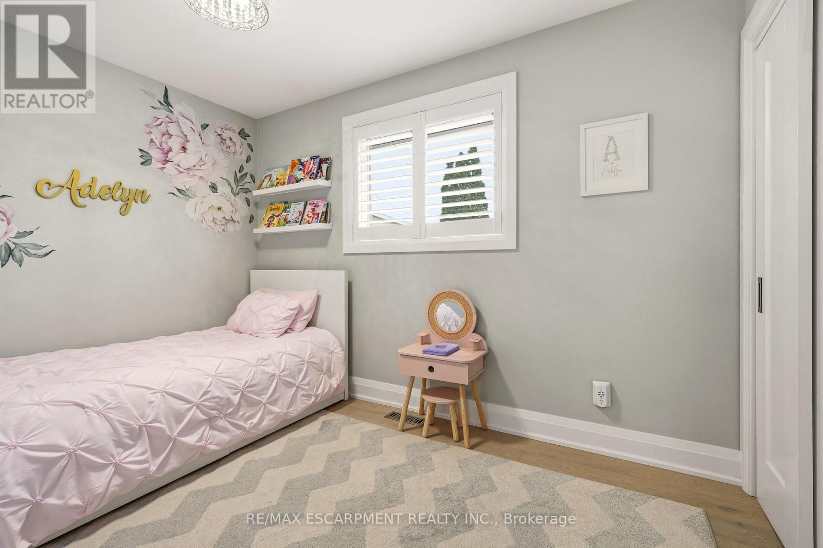 688 Mullin Way, Burlington, Ontario  L7L 4J7 - Photo 25 - W12899488