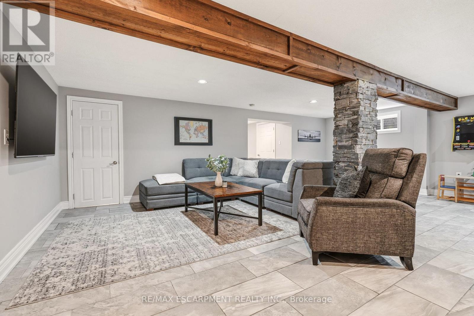 688 Mullin Way, Burlington, Ontario  L7L 4J7 - Photo 29 - W12899488