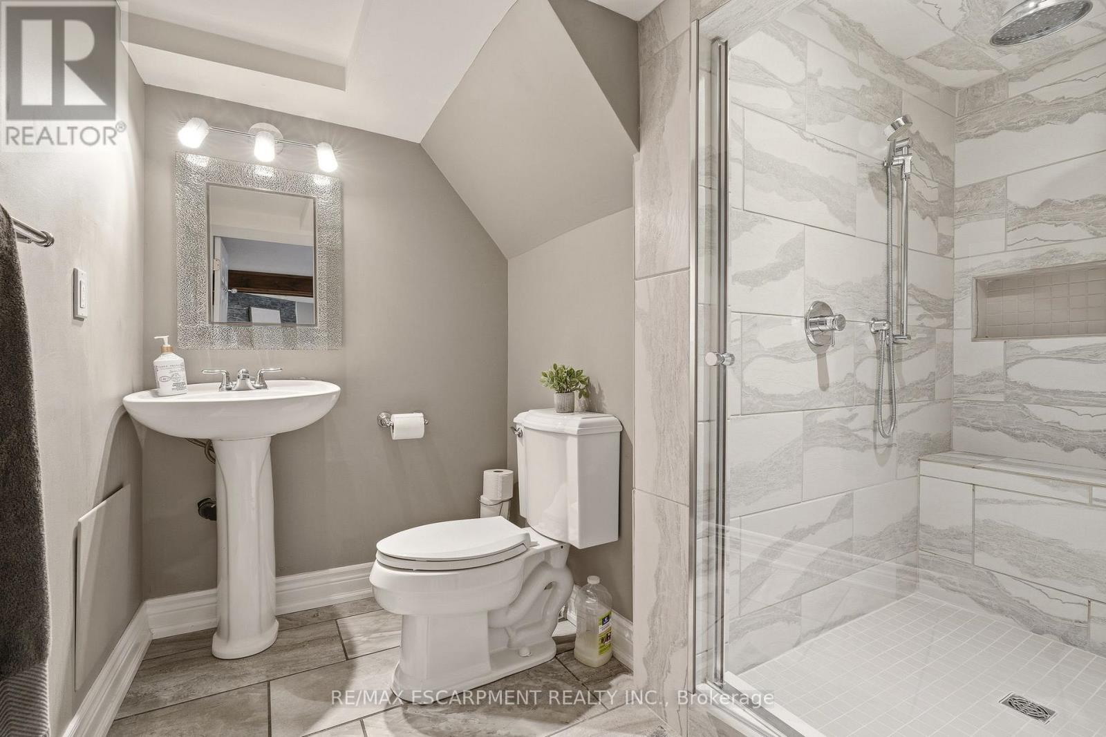 688 Mullin Way, Burlington, Ontario  L7L 4J7 - Photo 32 - W12899488