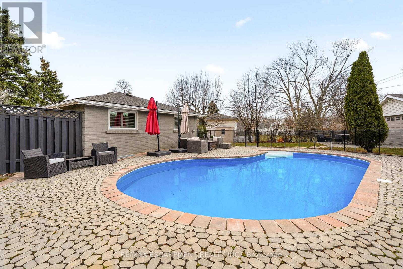 688 Mullin Way, Burlington, Ontario  L7L 4J7 - Photo 39 - W12899488