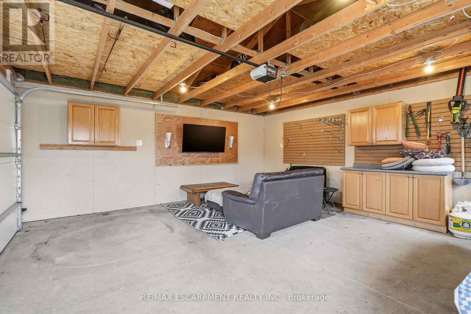 688 Mullin Way, Burlington, Ontario  L7L 4J7 - Photo 41 - W12899488