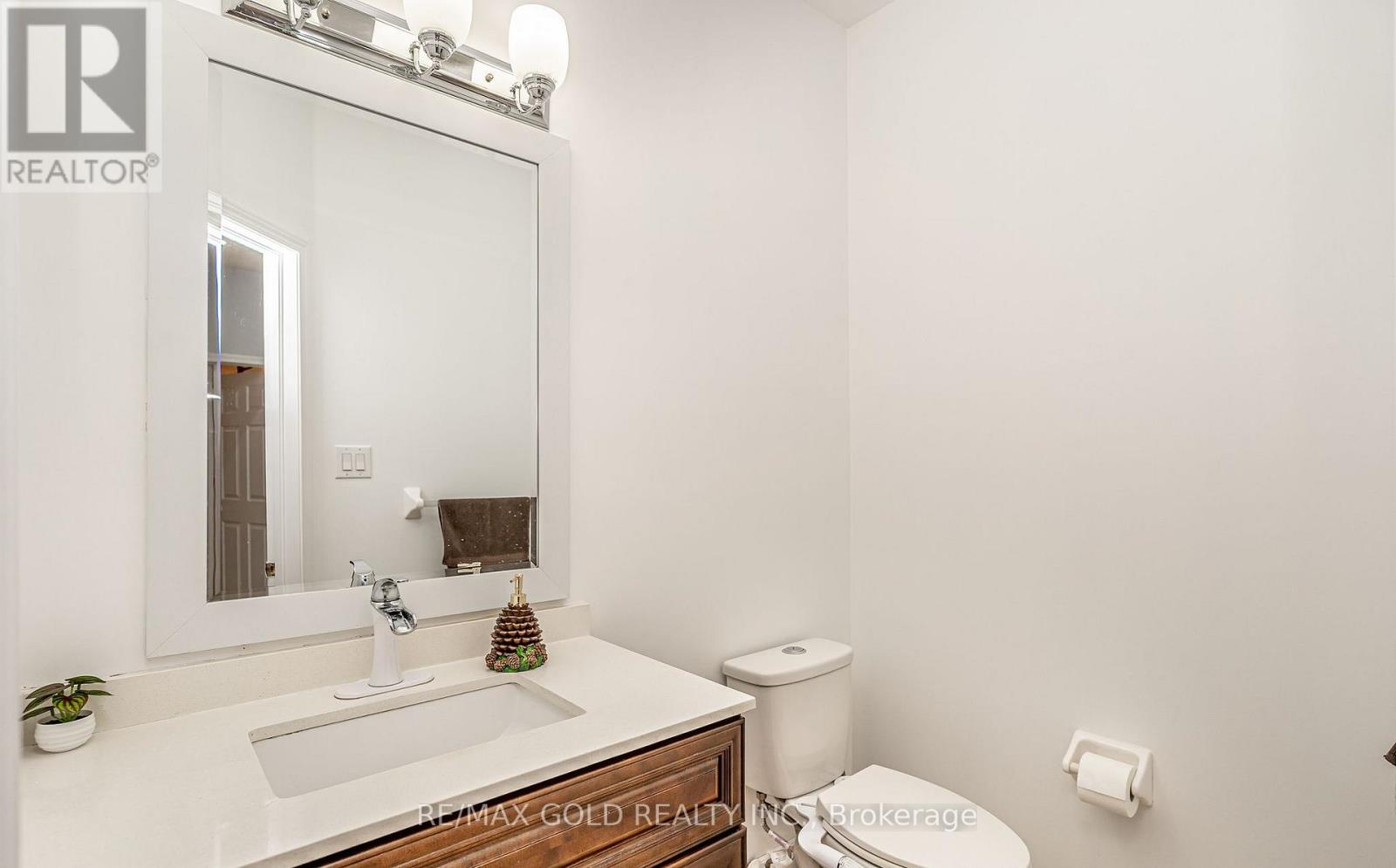 7 Bettey Road, Brampton (Vales Of Castlemore), Ontario  L6P 1S9 - Photo 21 - W12899498