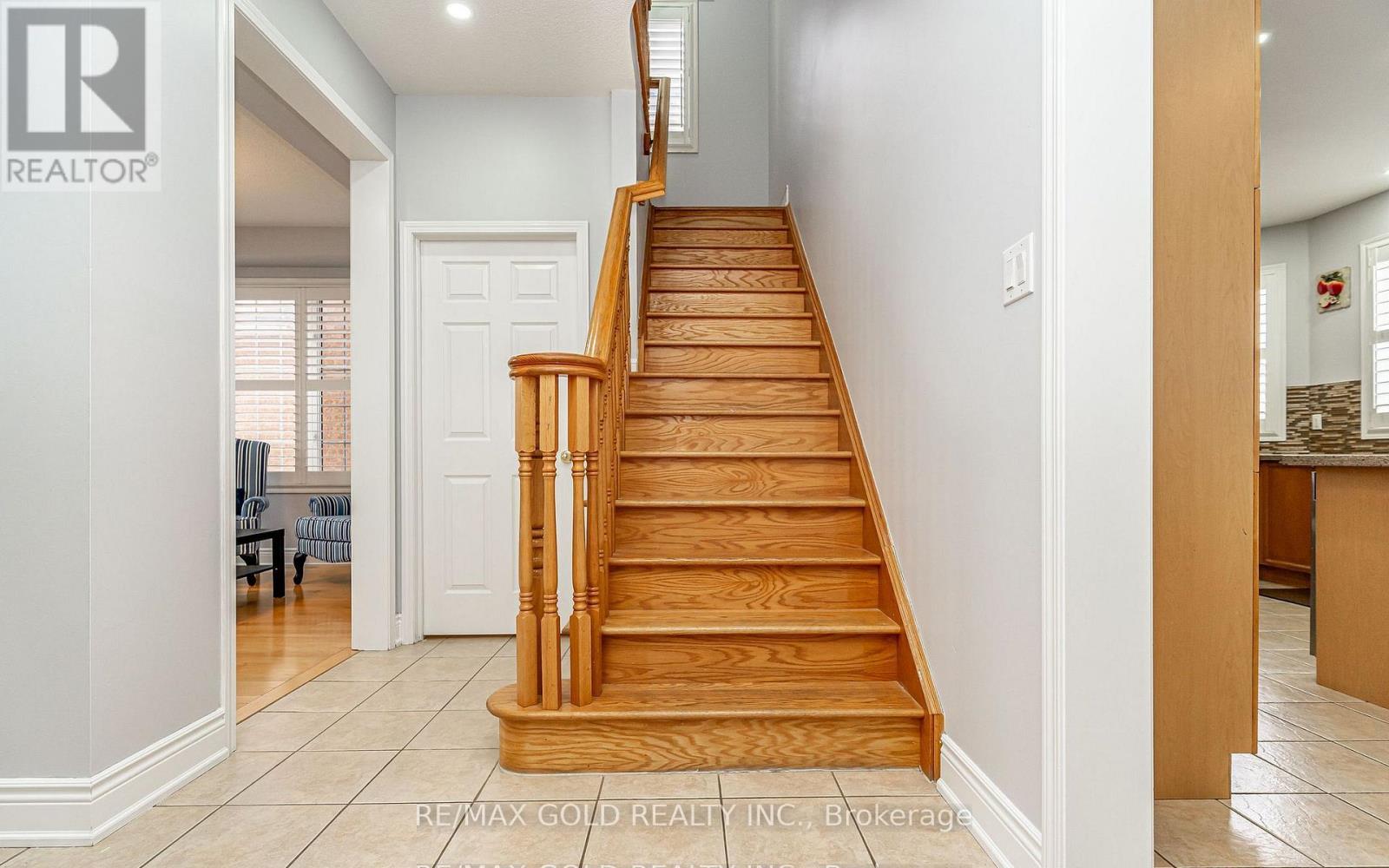 7 Bettey Road, Brampton (Vales Of Castlemore), Ontario  L6P 1S9 - Photo 22 - W12899498