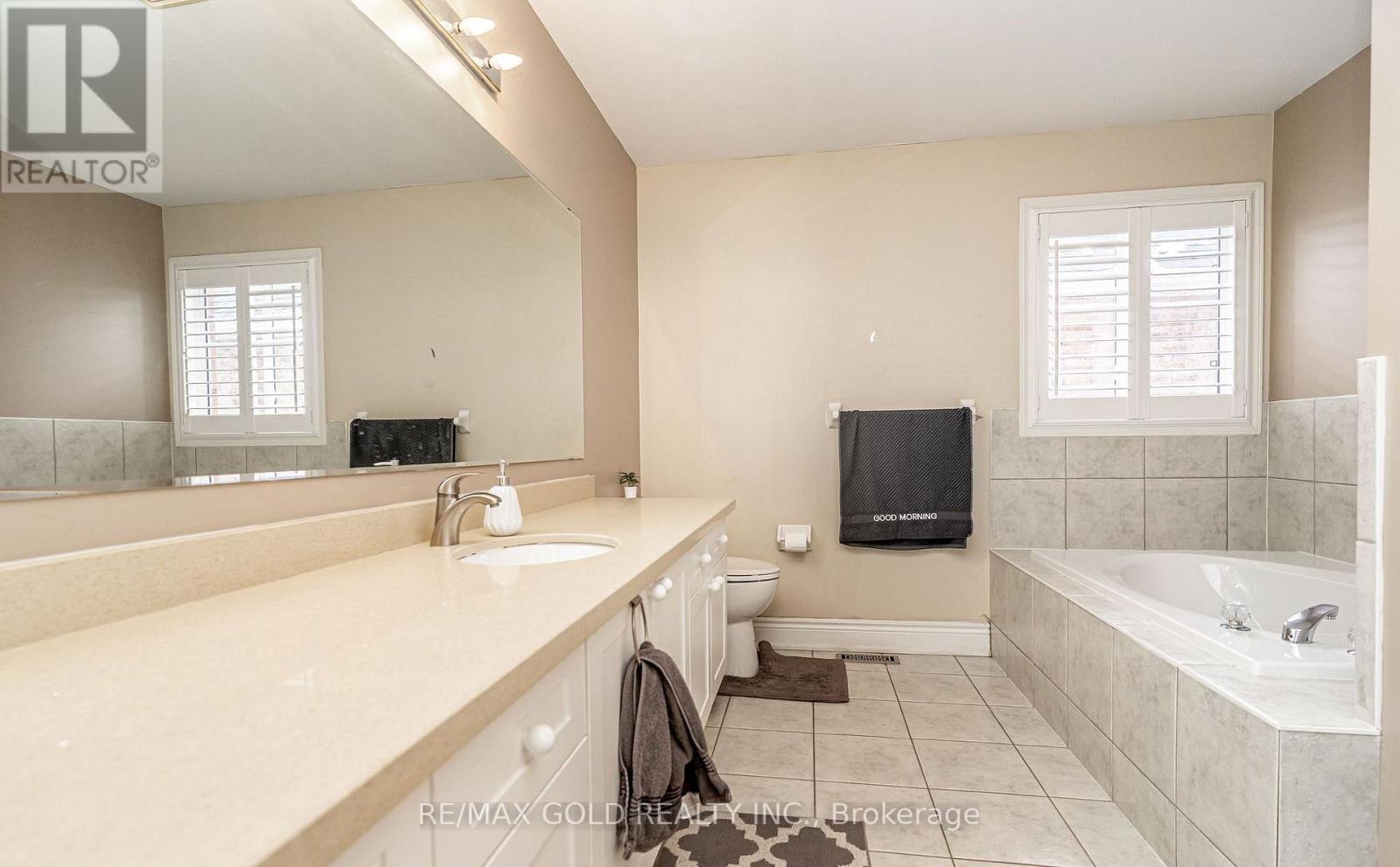 7 Bettey Road, Brampton (Vales Of Castlemore), Ontario  L6P 1S9 - Photo 27 - W12899498