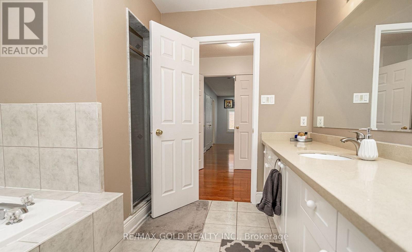 7 Bettey Road, Brampton (Vales Of Castlemore), Ontario  L6P 1S9 - Photo 28 - W12899498