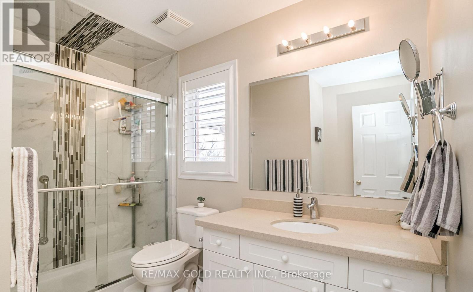 7 Bettey Road, Brampton (Vales Of Castlemore), Ontario  L6P 1S9 - Photo 33 - W12899498