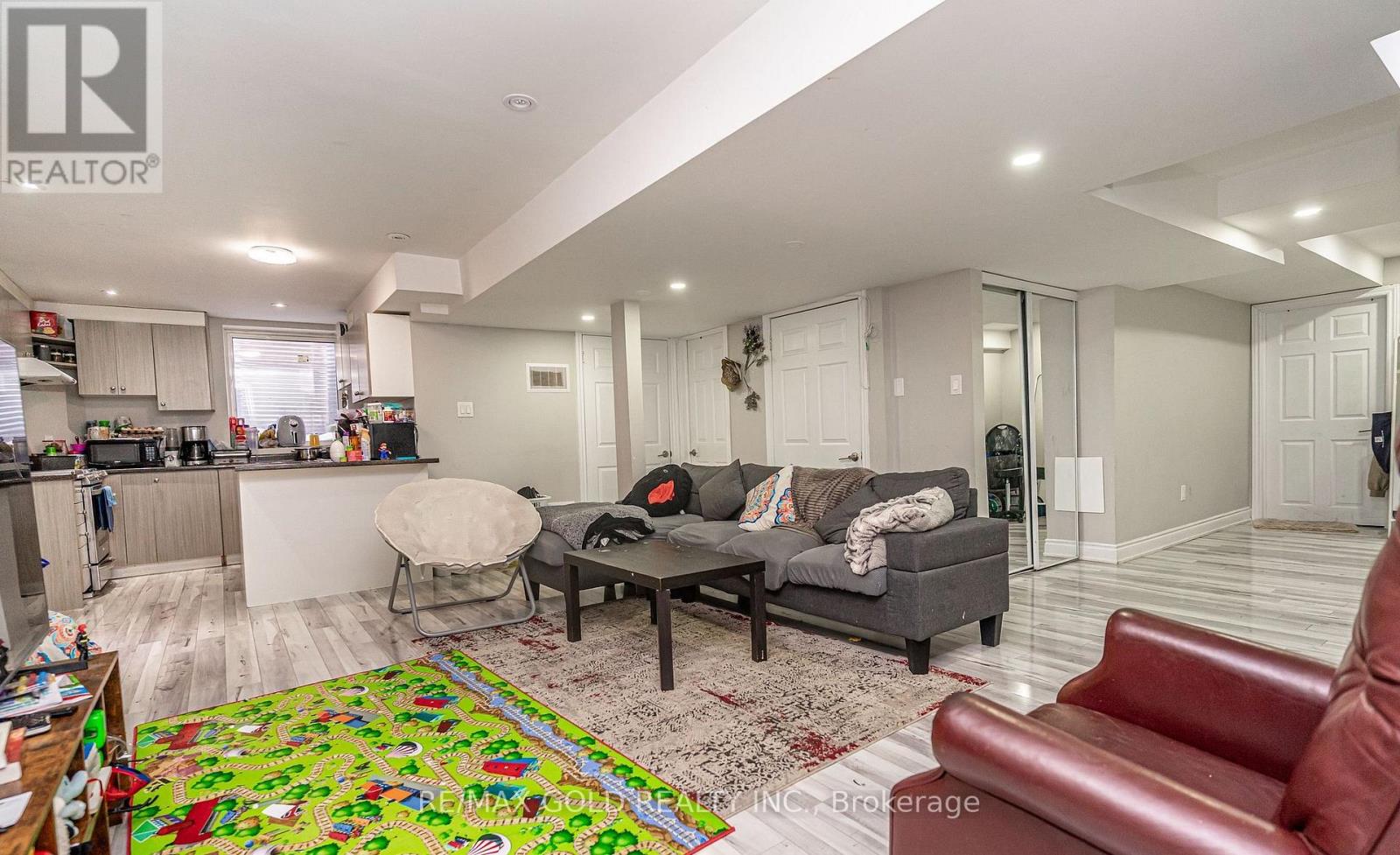 7 Bettey Road, Brampton (Vales Of Castlemore), Ontario  L6P 1S9 - Photo 39 - W12899498