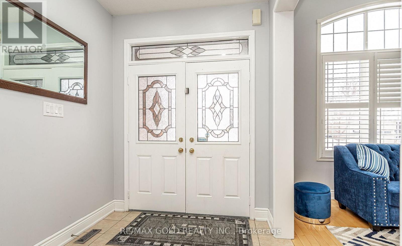 7 Bettey Road, Brampton (Vales Of Castlemore), Ontario  L6P 1S9 - Photo 5 - W12899498