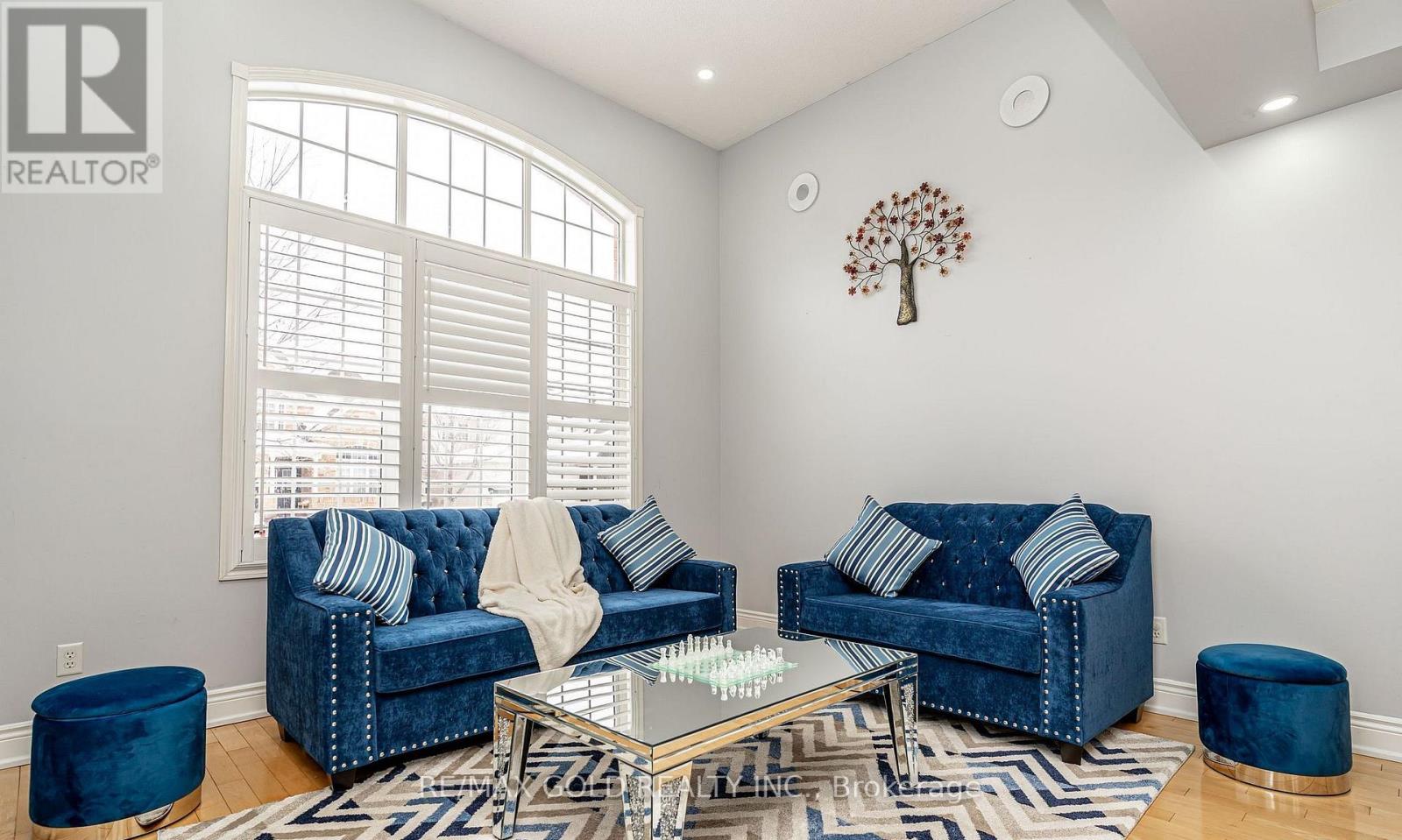 7 Bettey Road, Brampton (Vales Of Castlemore), Ontario  L6P 1S9 - Photo 7 - W12899498