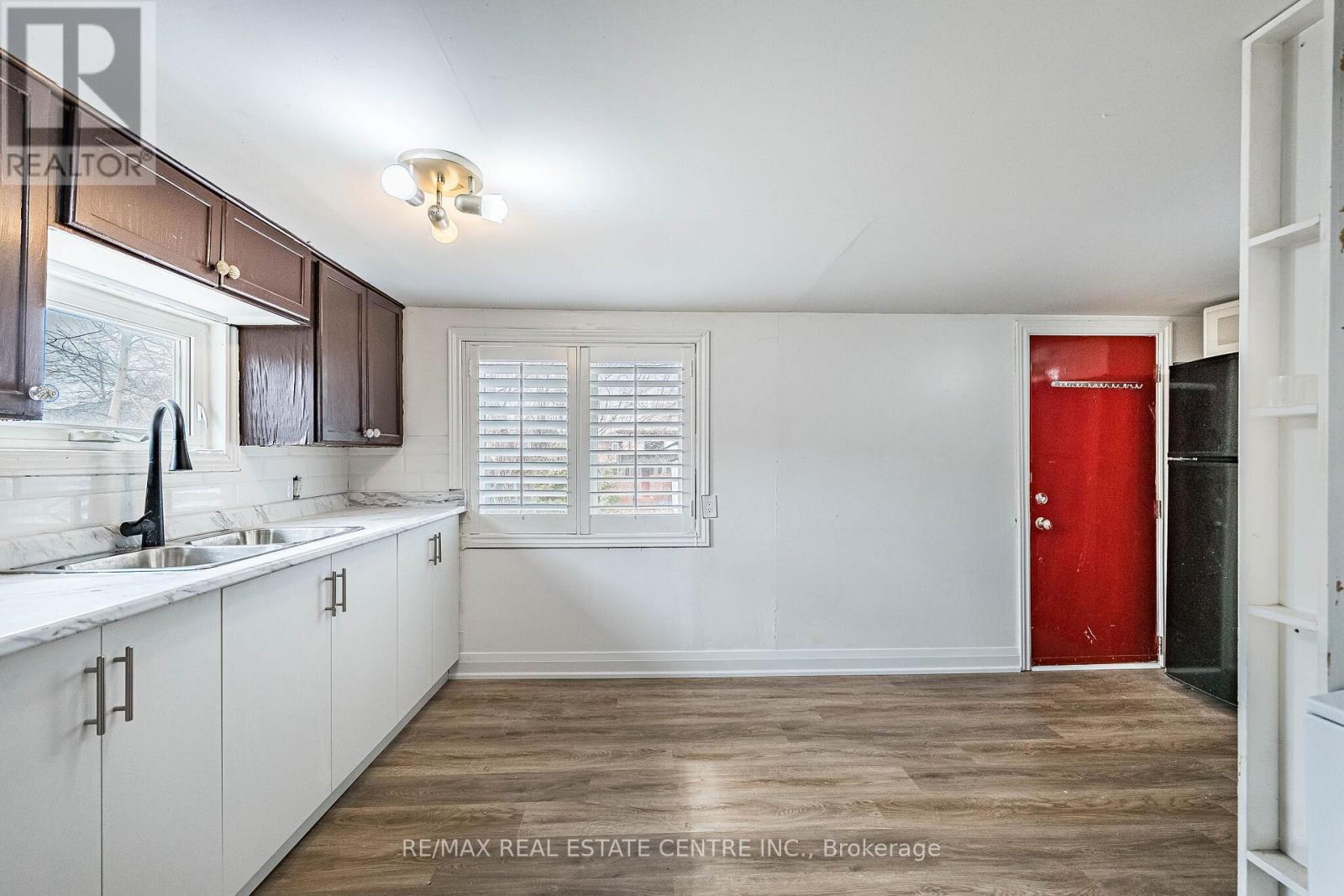 18 Hillcrest Avenue, Brampton, Ontario  L6W 1Y8 - Photo 12 - W12899512