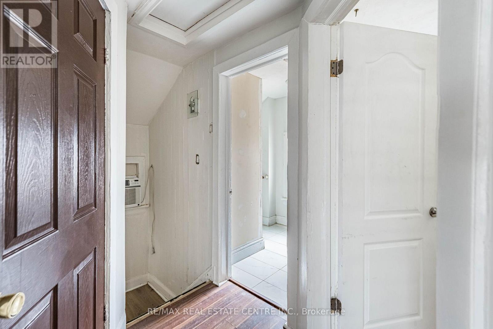 18 Hillcrest Avenue, Brampton, Ontario  L6W 1Y8 - Photo 21 - W12899512