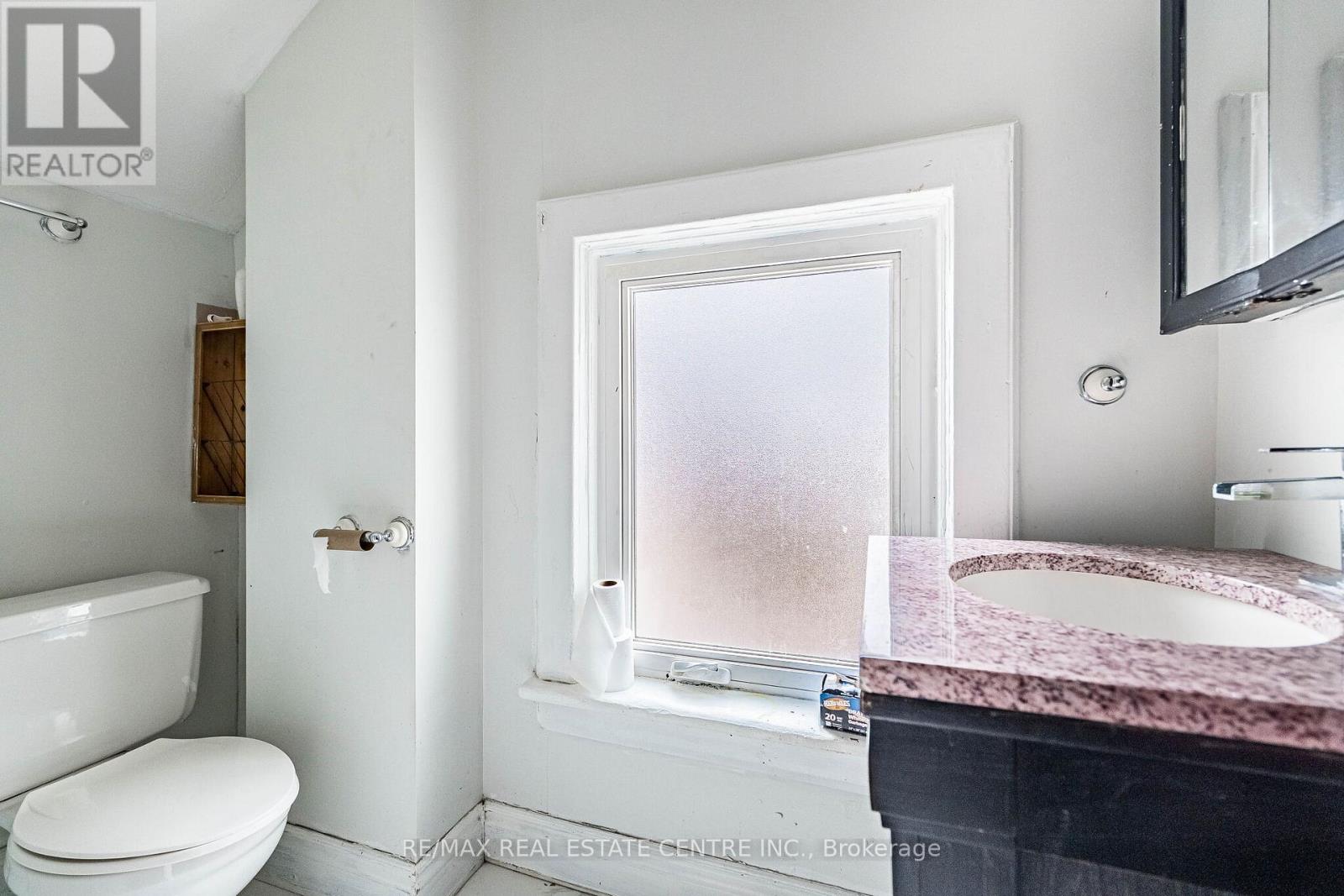 18 Hillcrest Avenue, Brampton, Ontario  L6W 1Y8 - Photo 30 - W12899512