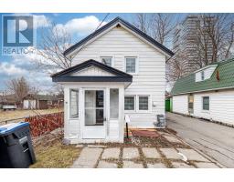 18 HILLCREST AVENUE, Brampton, Ontario