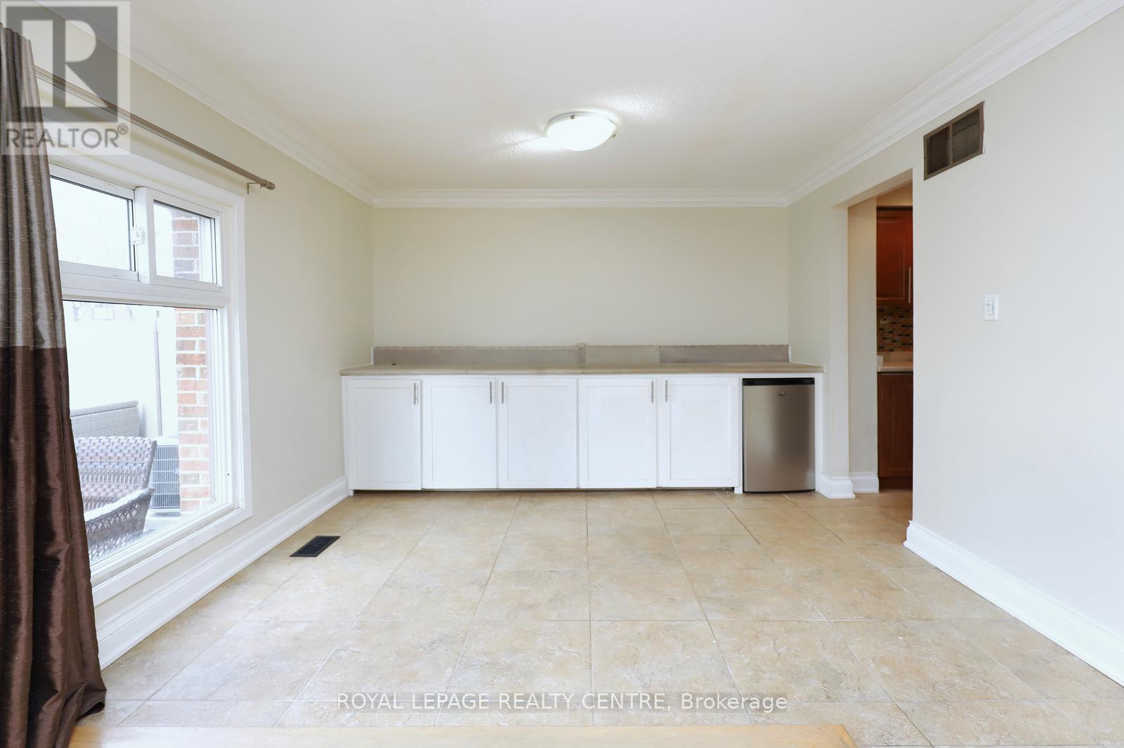 16 - 1021 Cedarglen Gate, Mississauga, Ontario  L5C 3A7 - Photo 16 - W12899550