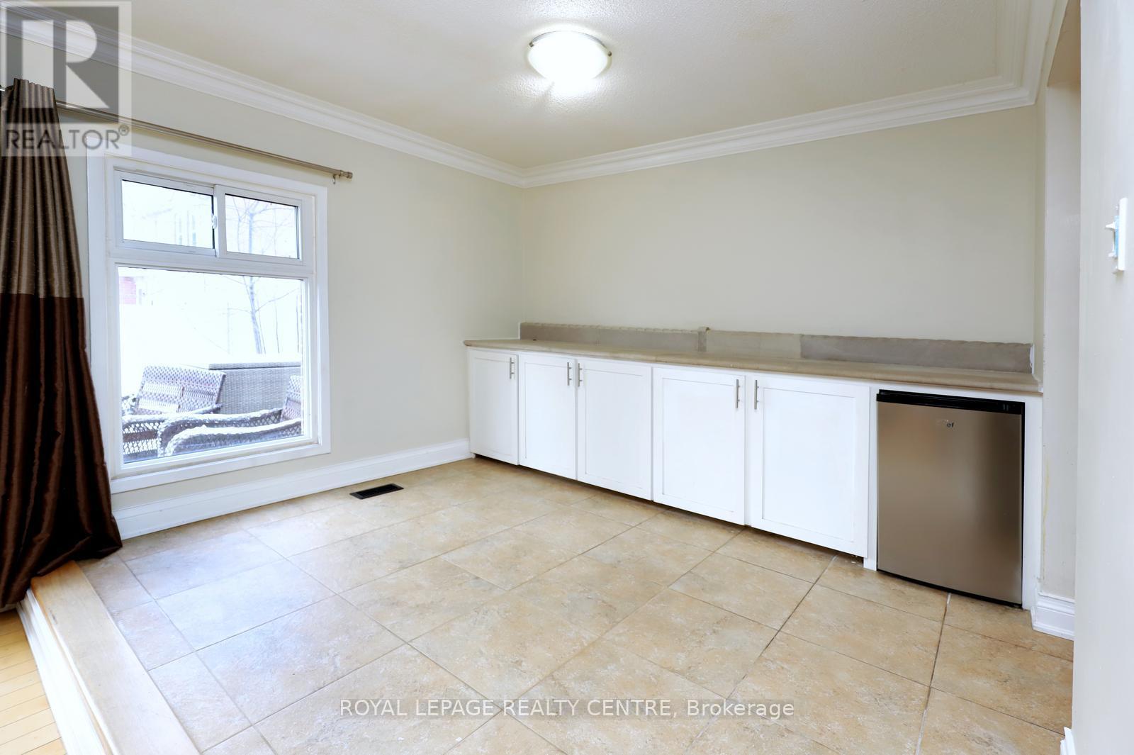 16 - 1021 Cedarglen Gate, Mississauga, Ontario  L5C 3A7 - Photo 18 - W12899550