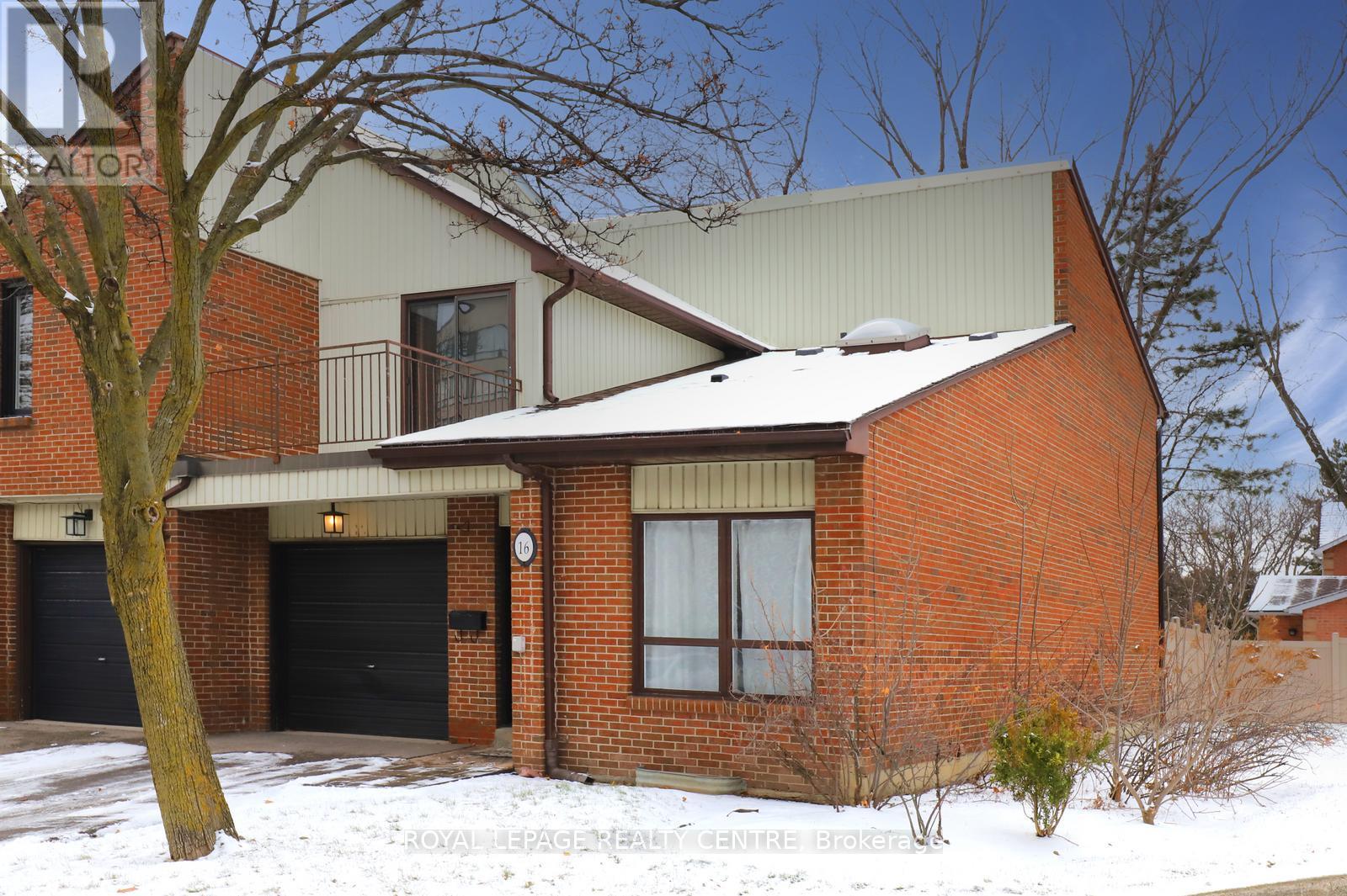 16 - 1021 Cedarglen Gate, Mississauga, Ontario  L5C 3A7 - Photo 2 - W12899550