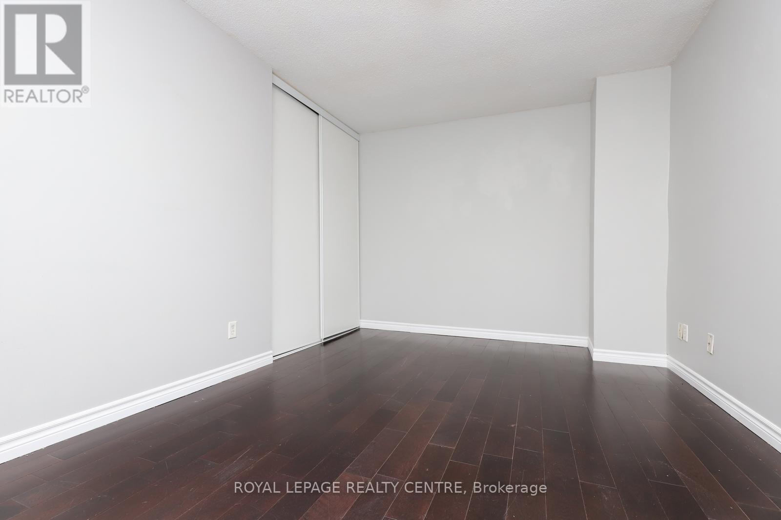 16 - 1021 Cedarglen Gate, Mississauga, Ontario  L5C 3A7 - Photo 37 - W12899550