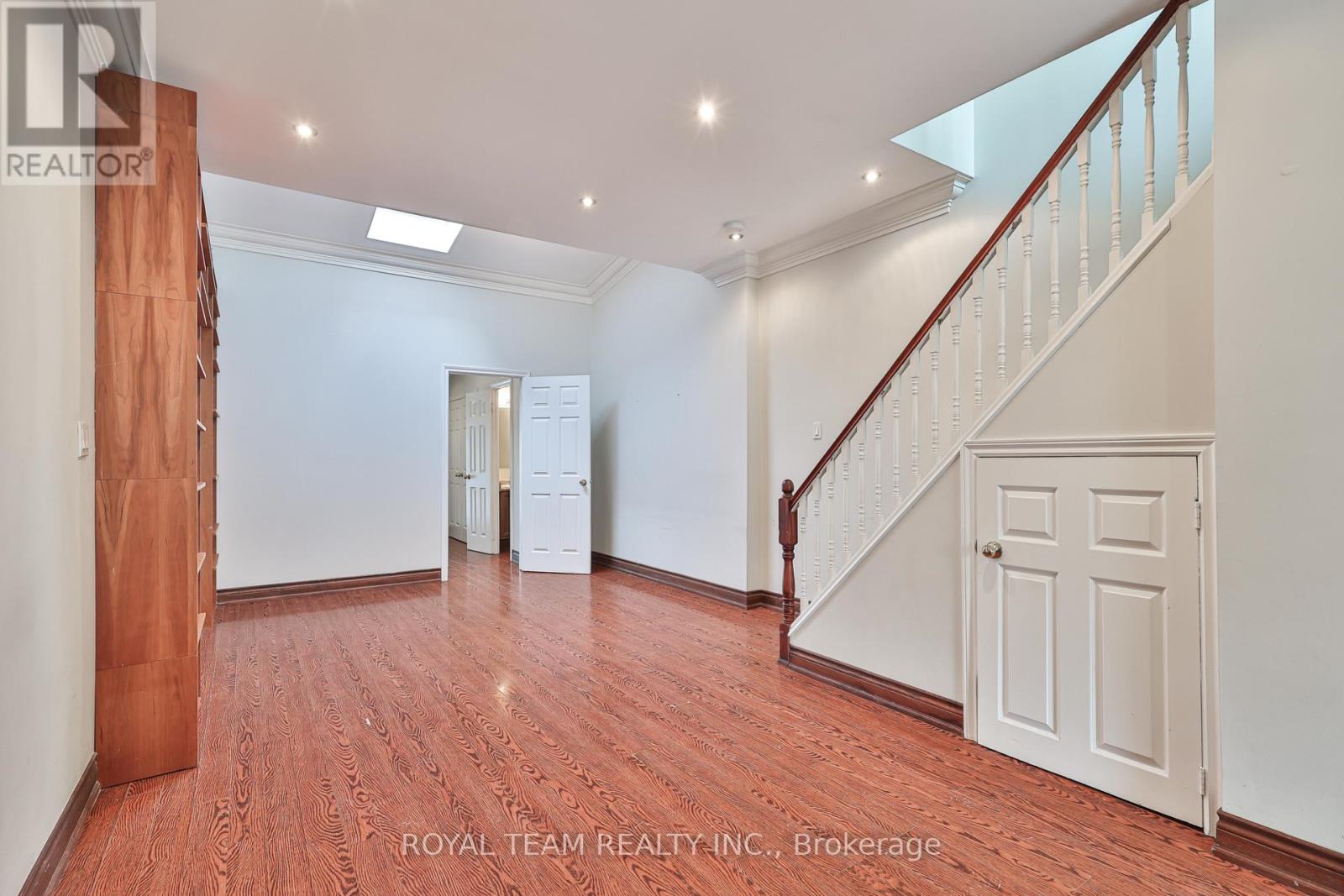 54 Maher Avenue, Toronto, Ontario  M6P 1G6 - Photo 11 - W12899564