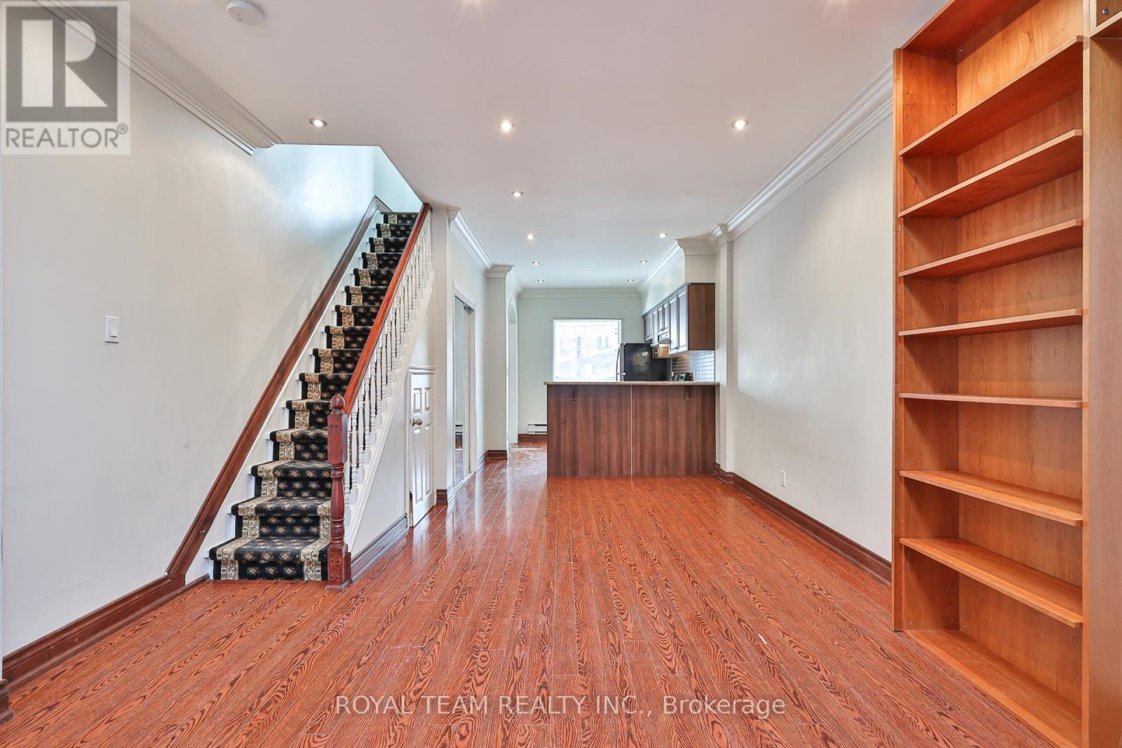 54 Maher Avenue, Toronto, Ontario  M6P 1G6 - Photo 13 - W12899564