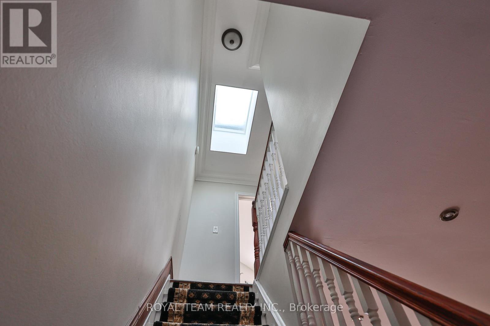 54 Maher Avenue, Toronto, Ontario  M6P 1G6 - Photo 15 - W12899564