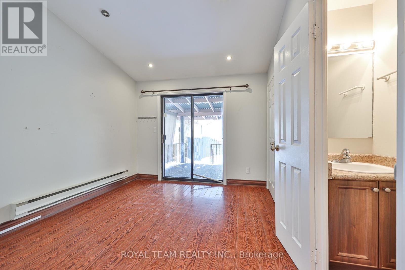 54 Maher Avenue, Toronto, Ontario  M6P 1G6 - Photo 26 - W12899564