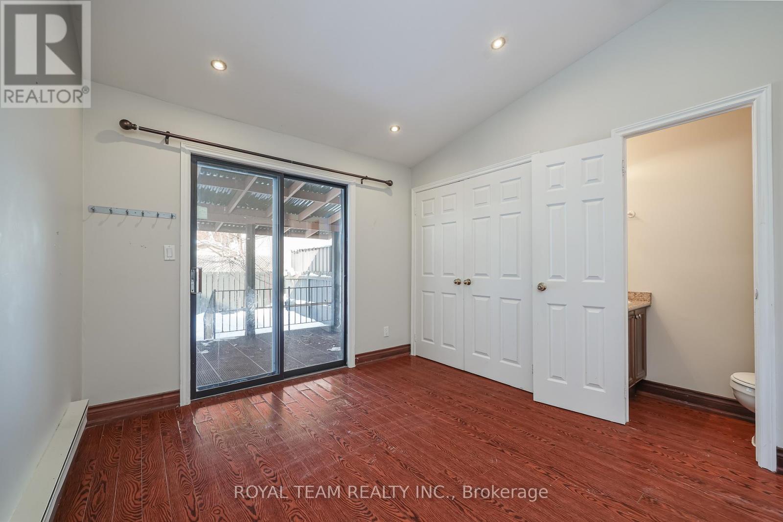 54 Maher Avenue, Toronto, Ontario  M6P 1G6 - Photo 28 - W12899564