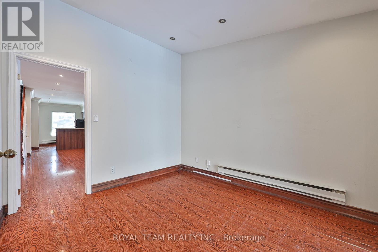 54 Maher Avenue, Toronto, Ontario  M6P 1G6 - Photo 29 - W12899564