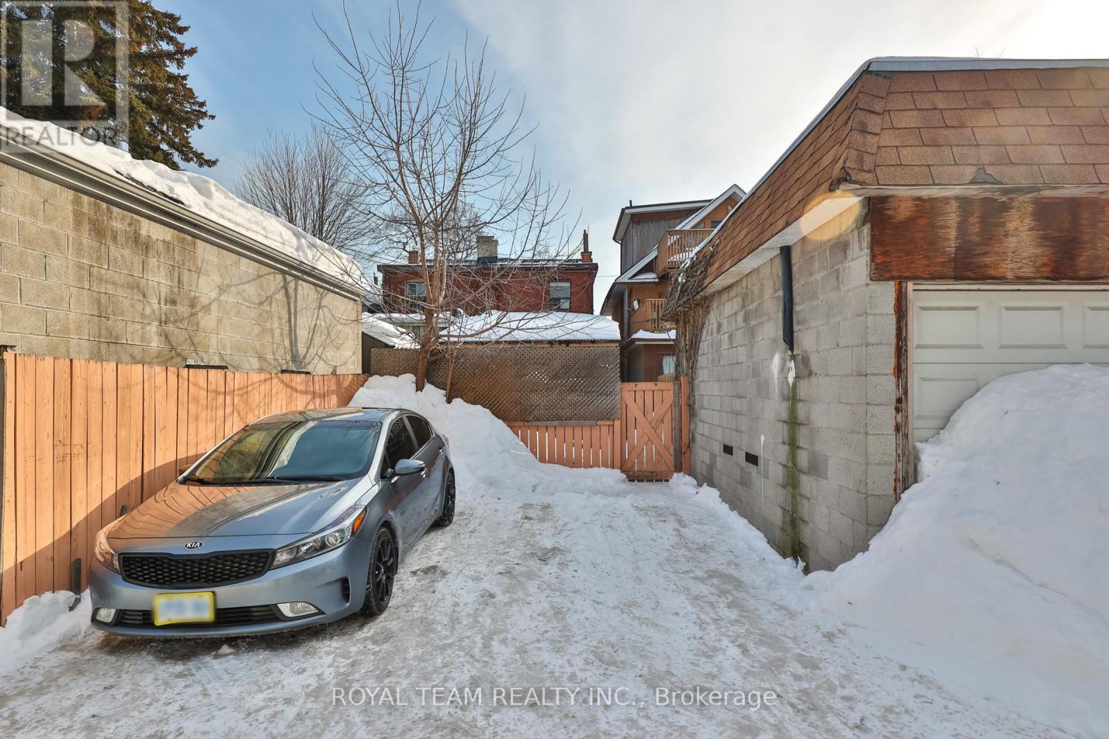 54 Maher Avenue, Toronto, Ontario  M6P 1G6 - Photo 33 - W12899564