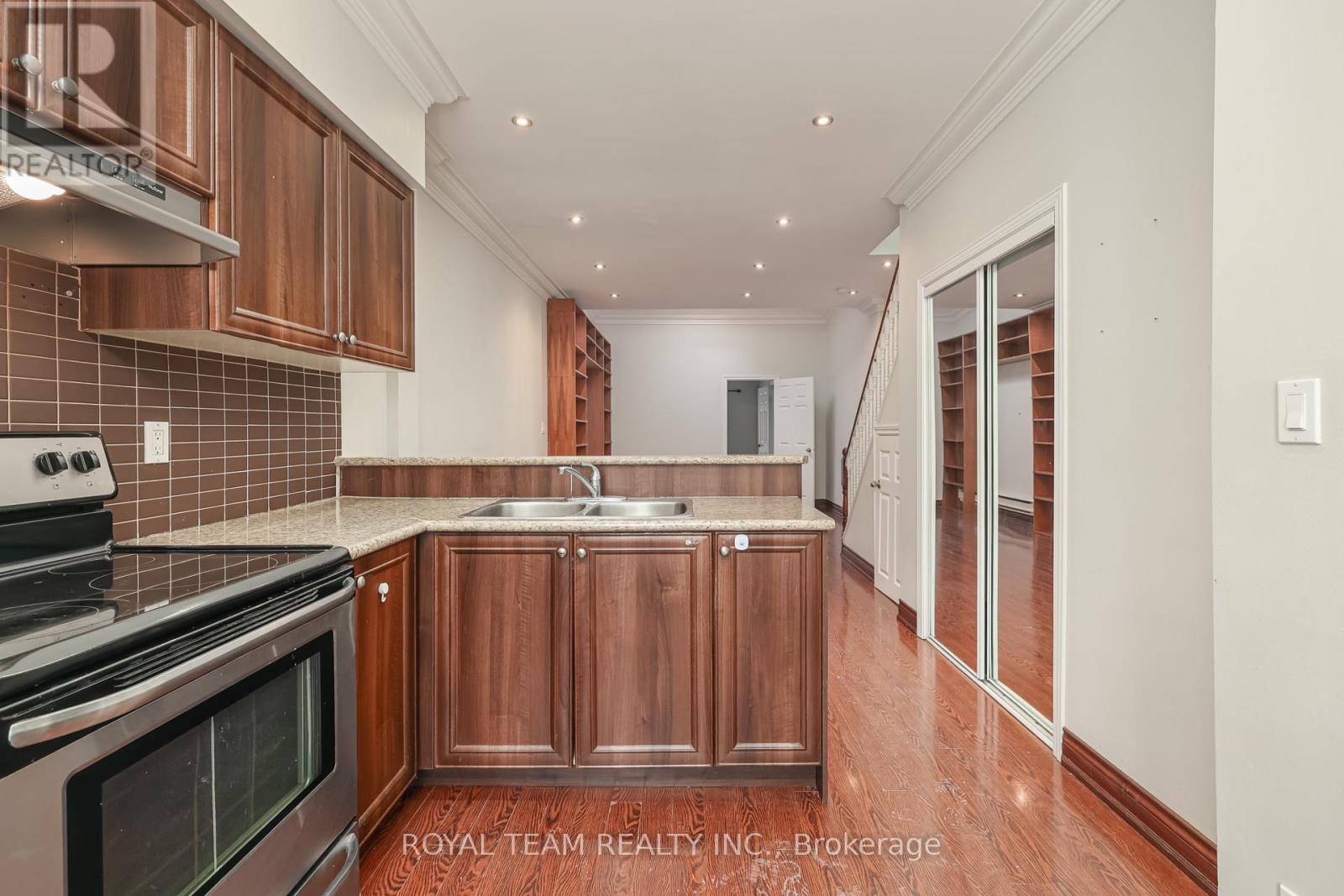 54 Maher Avenue, Toronto, Ontario  M6P 1G6 - Photo 8 - W12899564