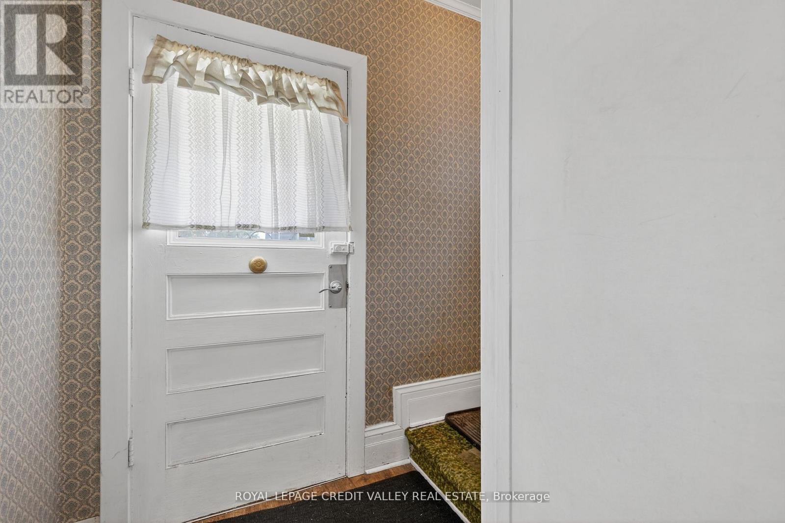 34 Joseph Street, Brampton, Ontario  L6X 1H6 - Photo 8 - W12899620