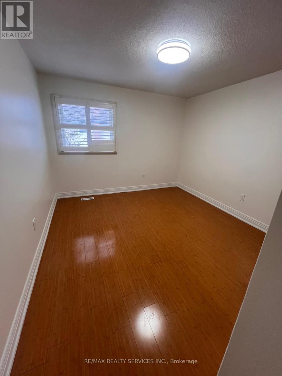 31 Junewood Crescent, Brampton (Northgate), Ontario  L6S 3T5 - Photo 15 - W12899624