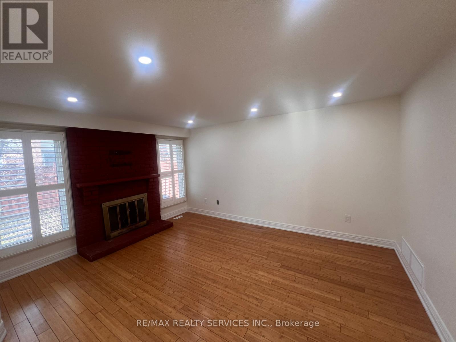 31 Junewood Crescent, Brampton (Northgate), Ontario  L6S 3T5 - Photo 16 - W12899624