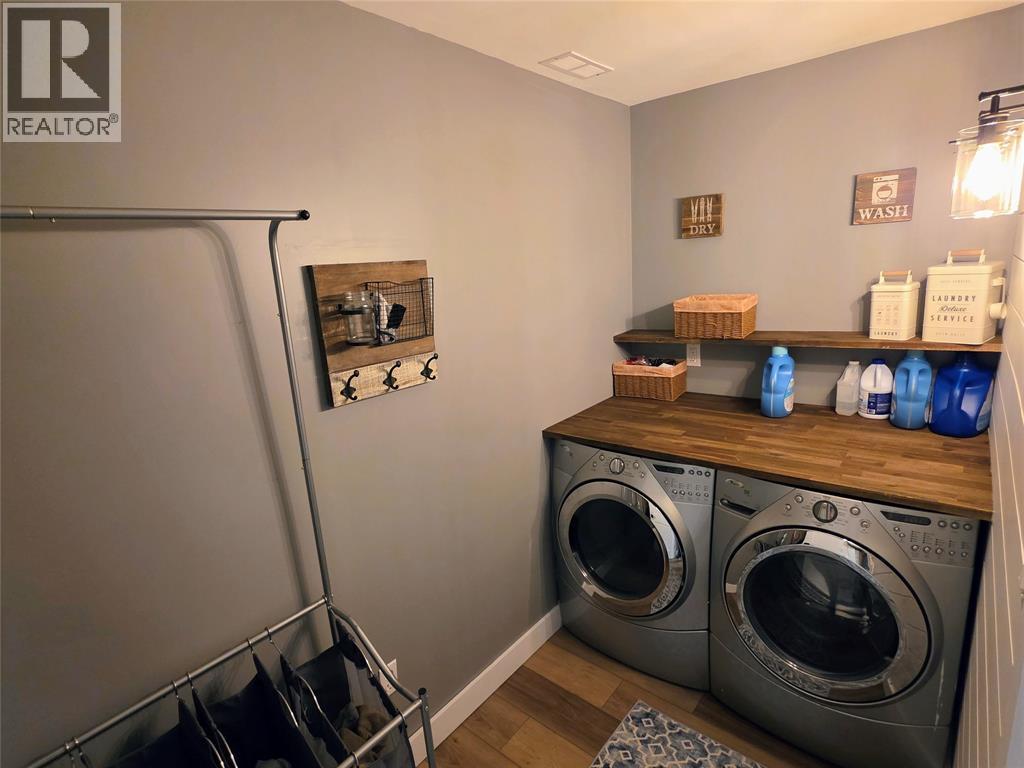 2565 Elizabeth Street, Oil Springs, Ontario  N0N 1P0 - Photo 32 - 26005736