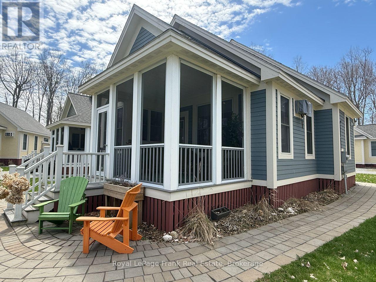 222 - 17 Hollow Lane, Prince Edward County, Ontario  K0K 1P0 - Photo 5 - X12899518