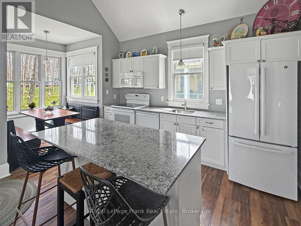 222 - 17 Hollow Lane, Prince Edward County, Ontario  K0K 1P0 - Photo 9 - X12899518