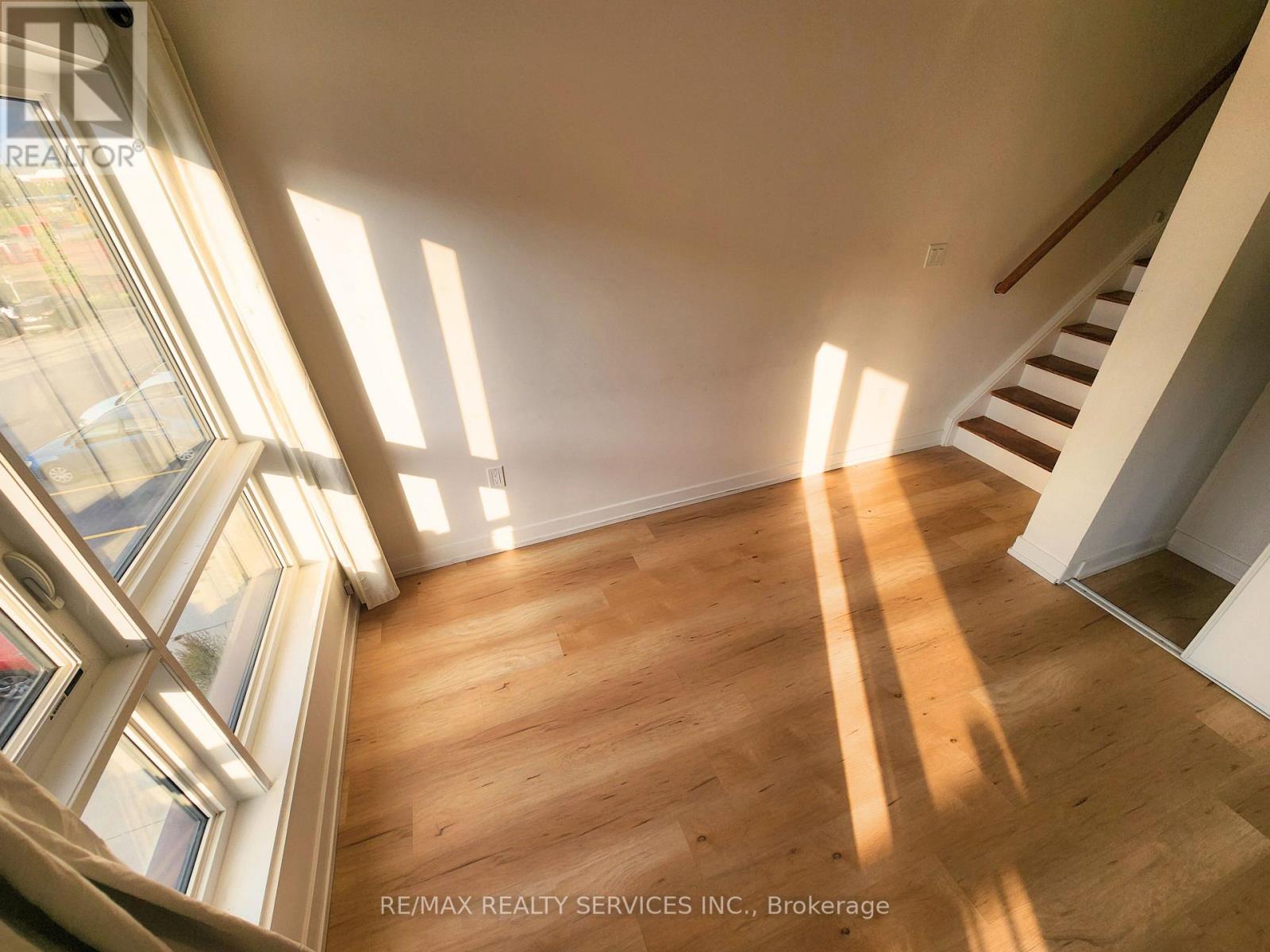 F14 - 20 Palace Street, Kitchener, Ontario  N2E 0J3 - Photo 14 - X12899568