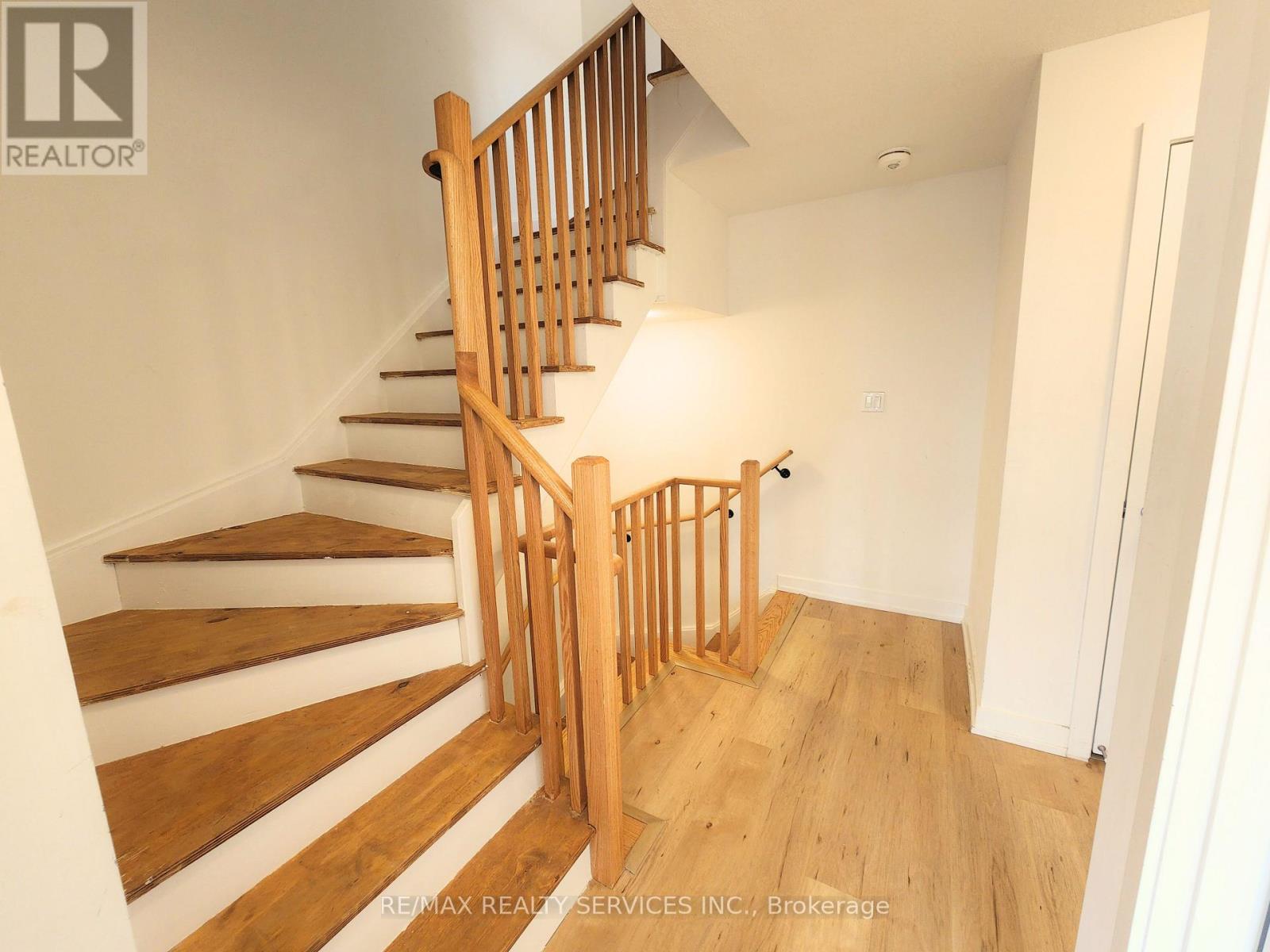 F14 - 20 Palace Street, Kitchener, Ontario  N2E 0J3 - Photo 5 - X12899568