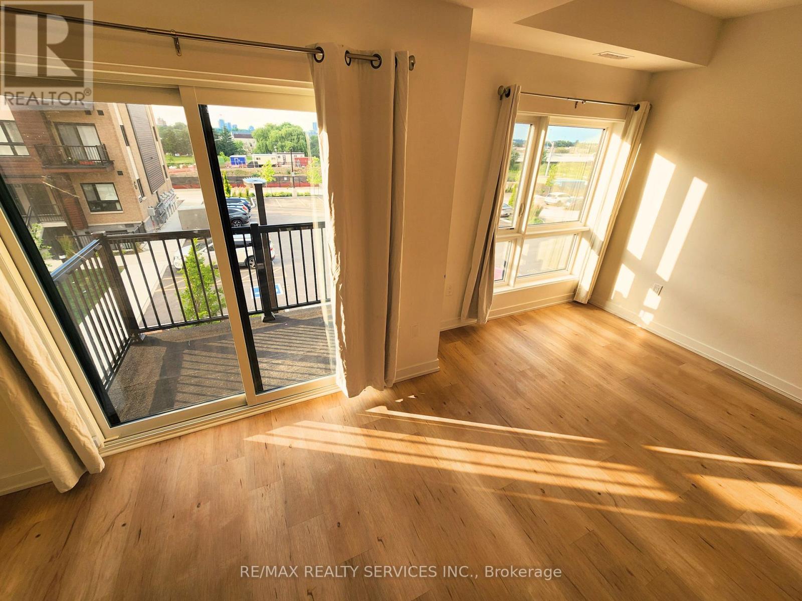 F14 - 20 Palace Street, Kitchener, Ontario  N2E 0J3 - Photo 8 - X12899568