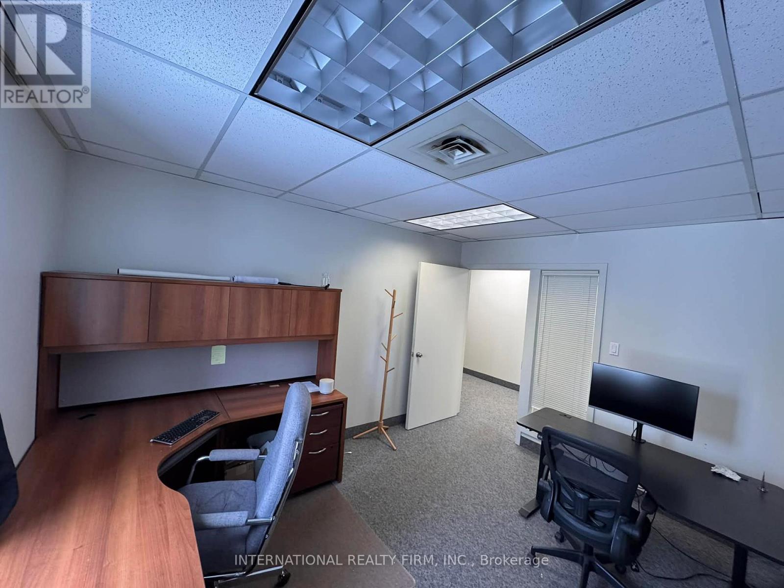 714 716 York Street, London East, Ontario  N5W 2S8 - Photo 5 - X12899610