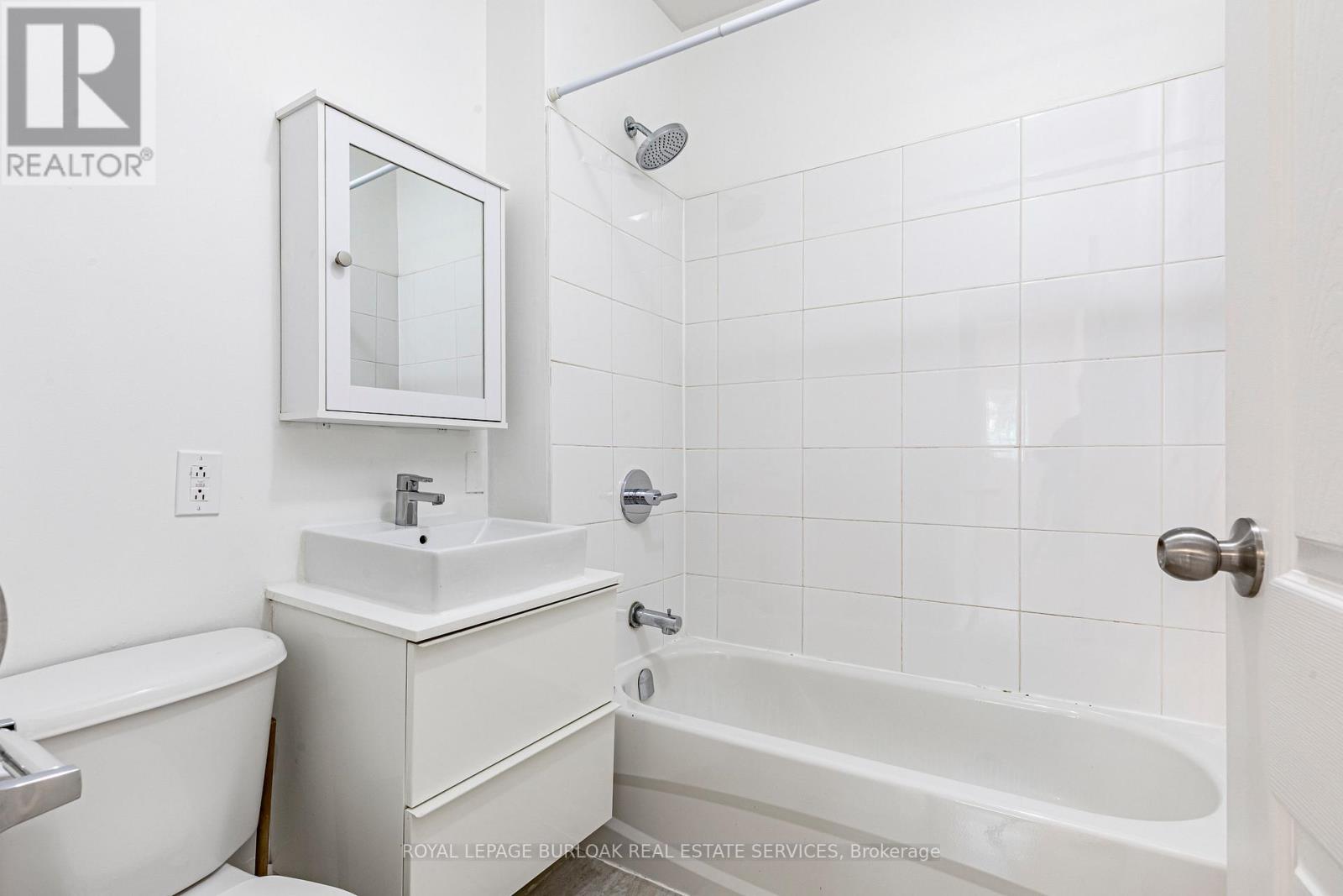 22 Myrtle Avenue, Hamilton, Ontario  L8M 2E9 - Photo 10 - X12899618