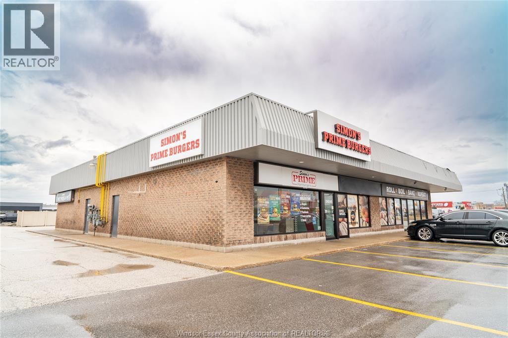 13420 Tecumseh Road East, Tecumseh, Ontario  N8N 3N7 - Photo 1 - 26005615