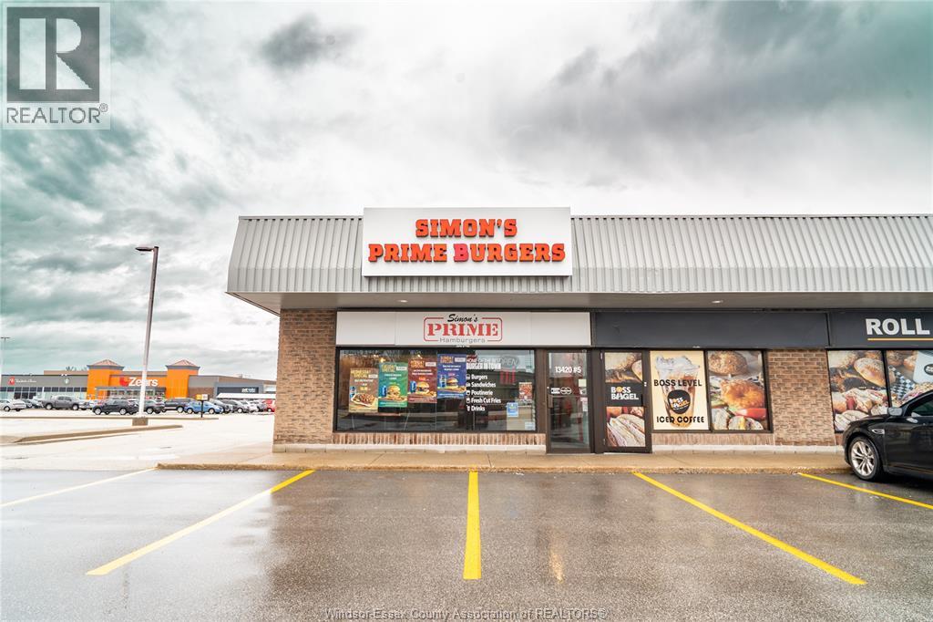 13420 Tecumseh Road East, Tecumseh, Ontario  N8N 3N7 - Photo 3 - 26005615