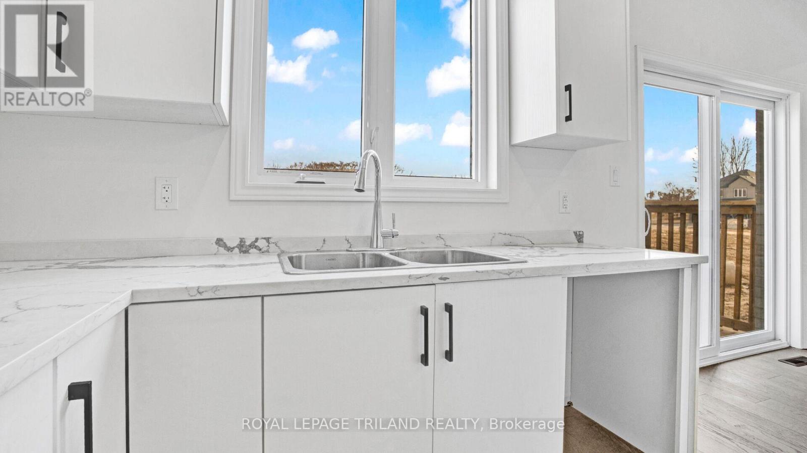 15 Ahmed Place, St. Thomas, Ontario  N5R 4W7 - Photo 16 - X12880064