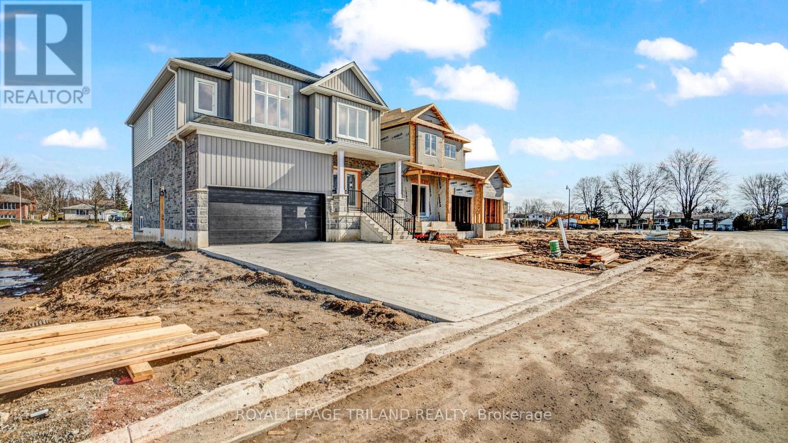 15 Ahmed Place, St. Thomas, Ontario  N5R 4W7 - Photo 2 - X12880064