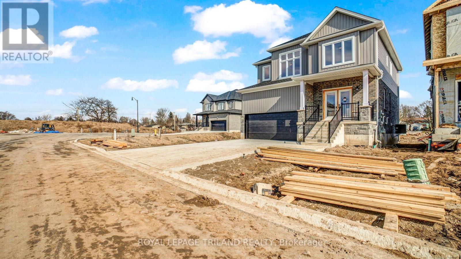 15 Ahmed Place, St. Thomas, Ontario  N5R 4W7 - Photo 3 - X12880064