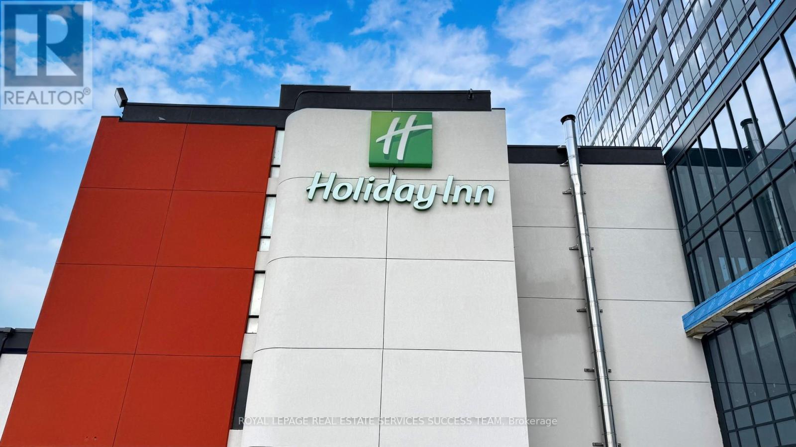 301 - 600 Dixon Road, Toronto (Willowridge-Martingrove-Richview), Ontario  M9W 1J1 - Photo 4 - W12656716