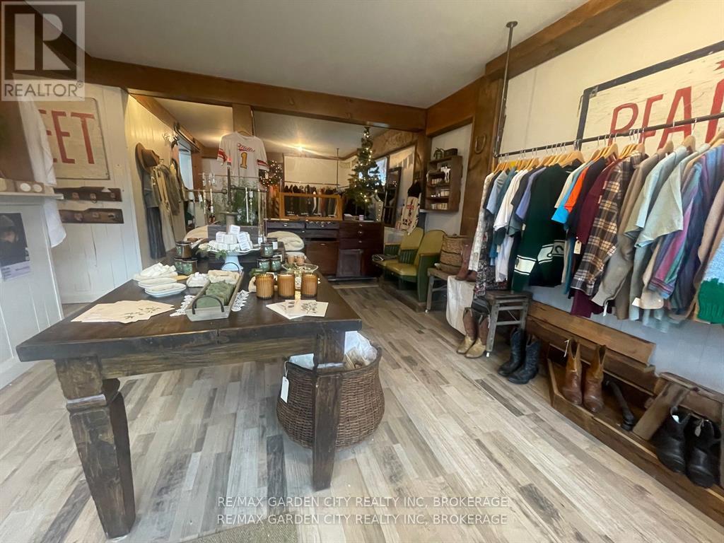 Main - 1433 Pelham Street, Pelham, Ontario  L0S 1E0 - Photo 8 - X12723432