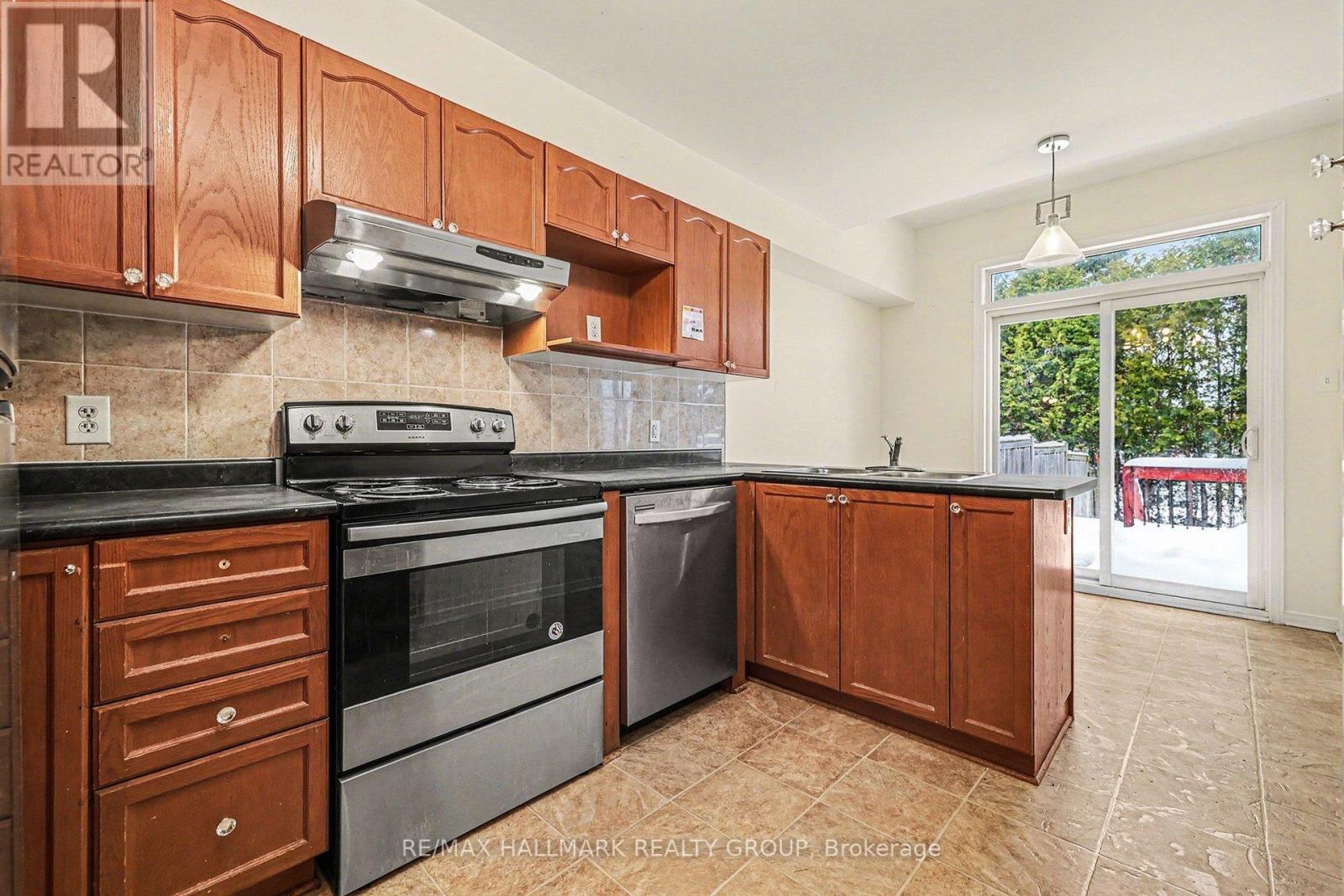 1073 Marconi Avenue, Ottawa, Ontario  K2K 0C3 - Photo 5 - X12680324